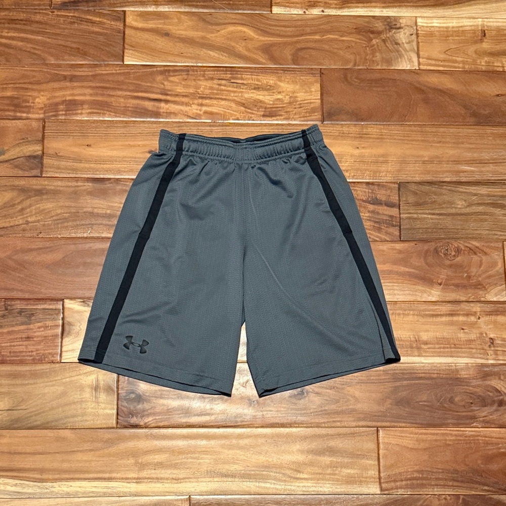 Under Armour Men’s Athletic Shorts – Size Medium.